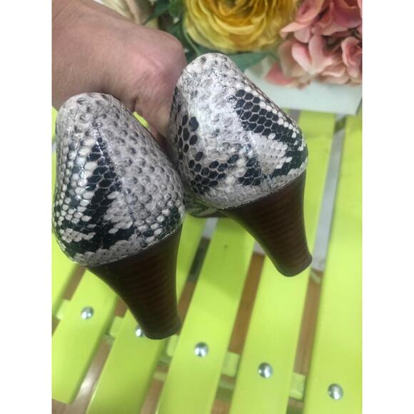 Tory Burch Python Print Molly Wedge in Natural/Gold 6M(sh900 - Picture 3 of 10